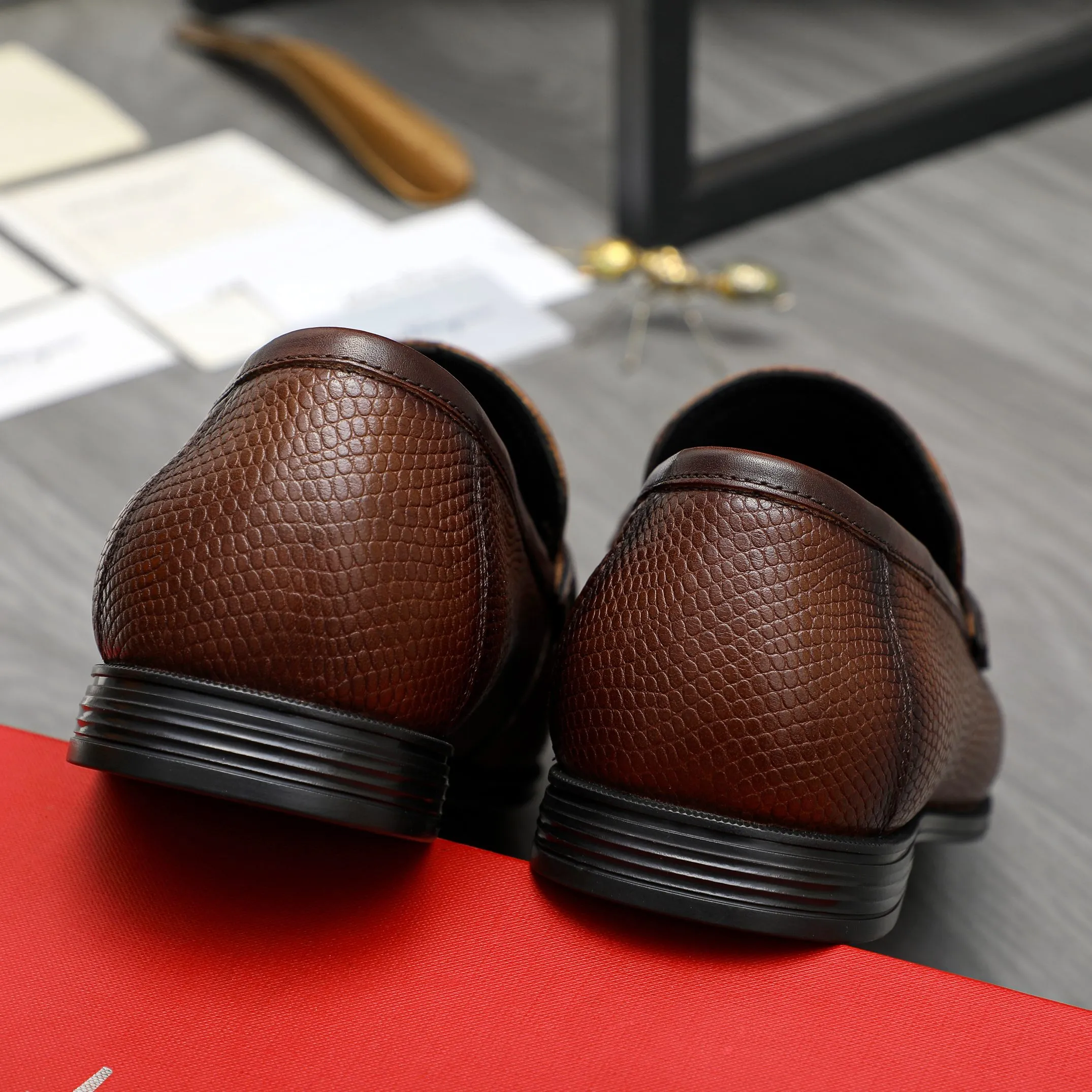 Men's shoes 💰p442 Product trademark: Ferragamo " Ferragamo ] Business slip-on leather shoes Regular size: 38-46 (45.46 custom-made, non-returnable) Product materials: Selected grained cowhide upper, cowhide lining, rubber outsole